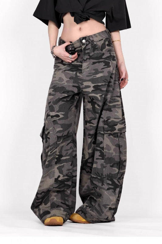 Vintage Camo Wide-Leg Cargo Pant