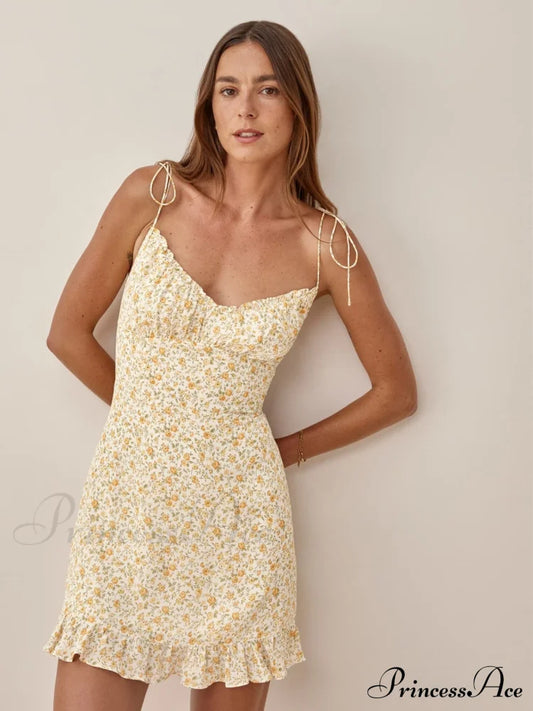 Charming Ditsy Floral Ruffled Mini Dress / S Casual Dresses