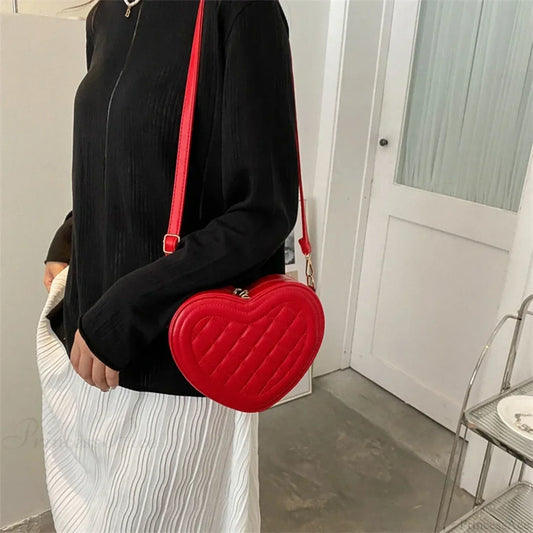 Heart-Shaped Leather Crossbody Tote crossbody-250126