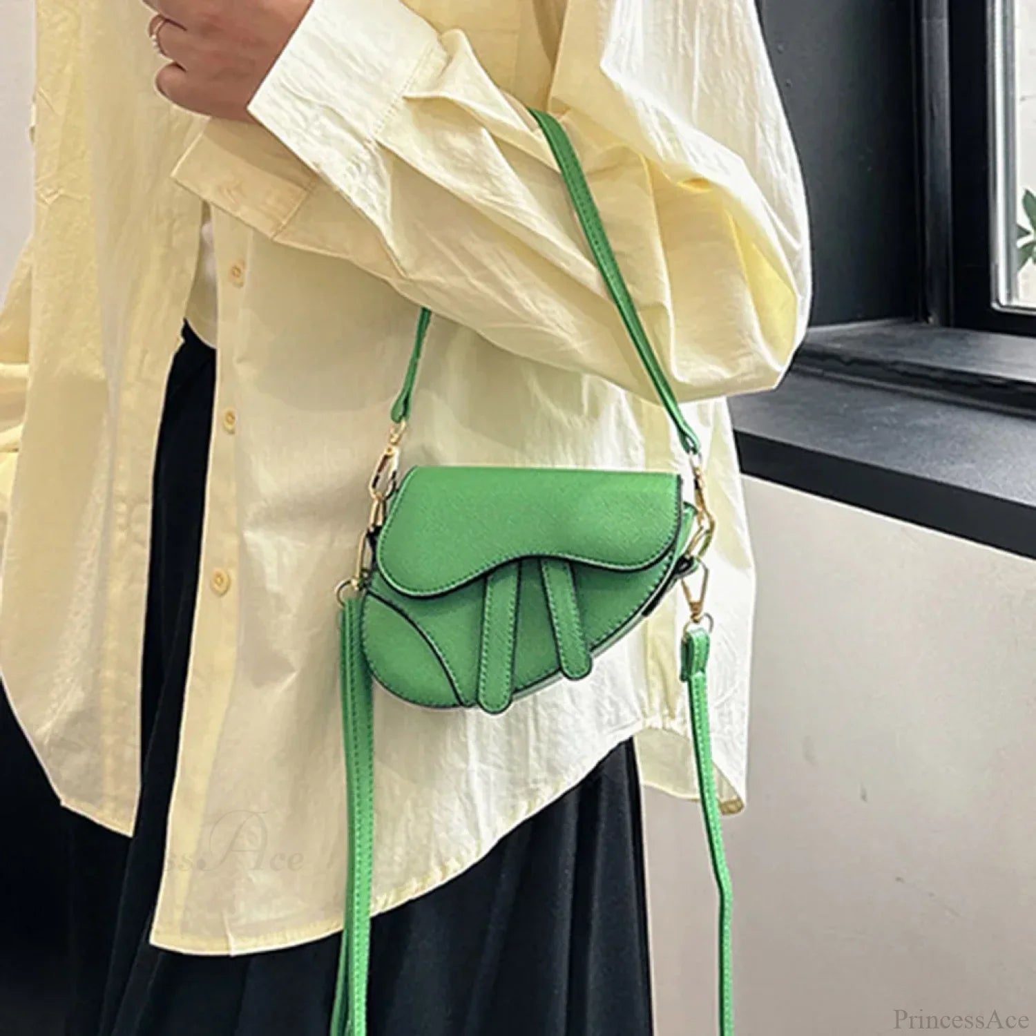 Fashion Mini Handbag Zipper Messenger Saddle Solid Color Bag handbag-250126