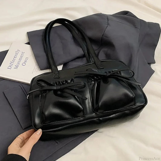 Glossy PU Sewing Thread Shoulder Bag Black / Without pendant shoulder-250126