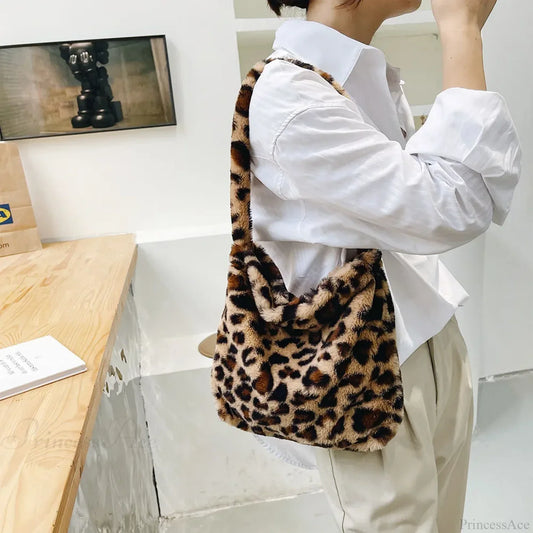Leopard Love Heart Pattern Underarm Shoulder Bag Khaki Leopard Print shoulder-250126