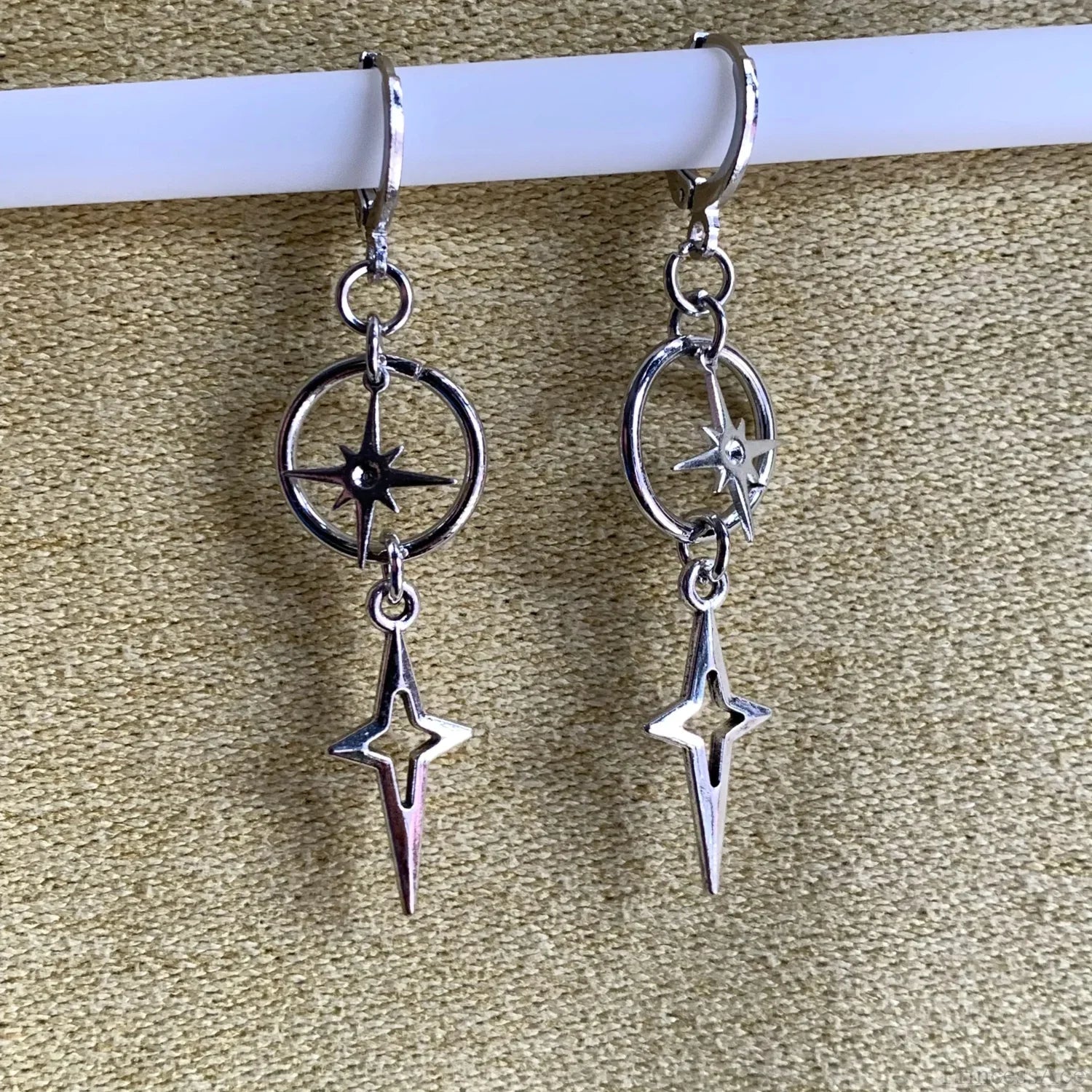 Rebel Celestial Cross Silver Empty Heart Earring color15 / CHINA