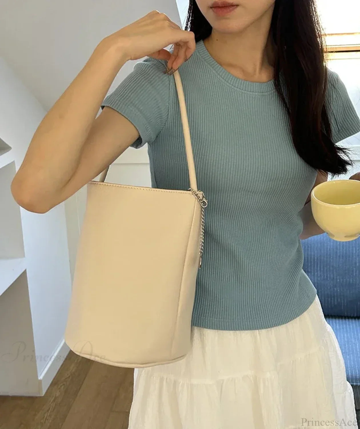 Retro Soft Leather Bucket Shoulder Bag Beige shoulder-250126