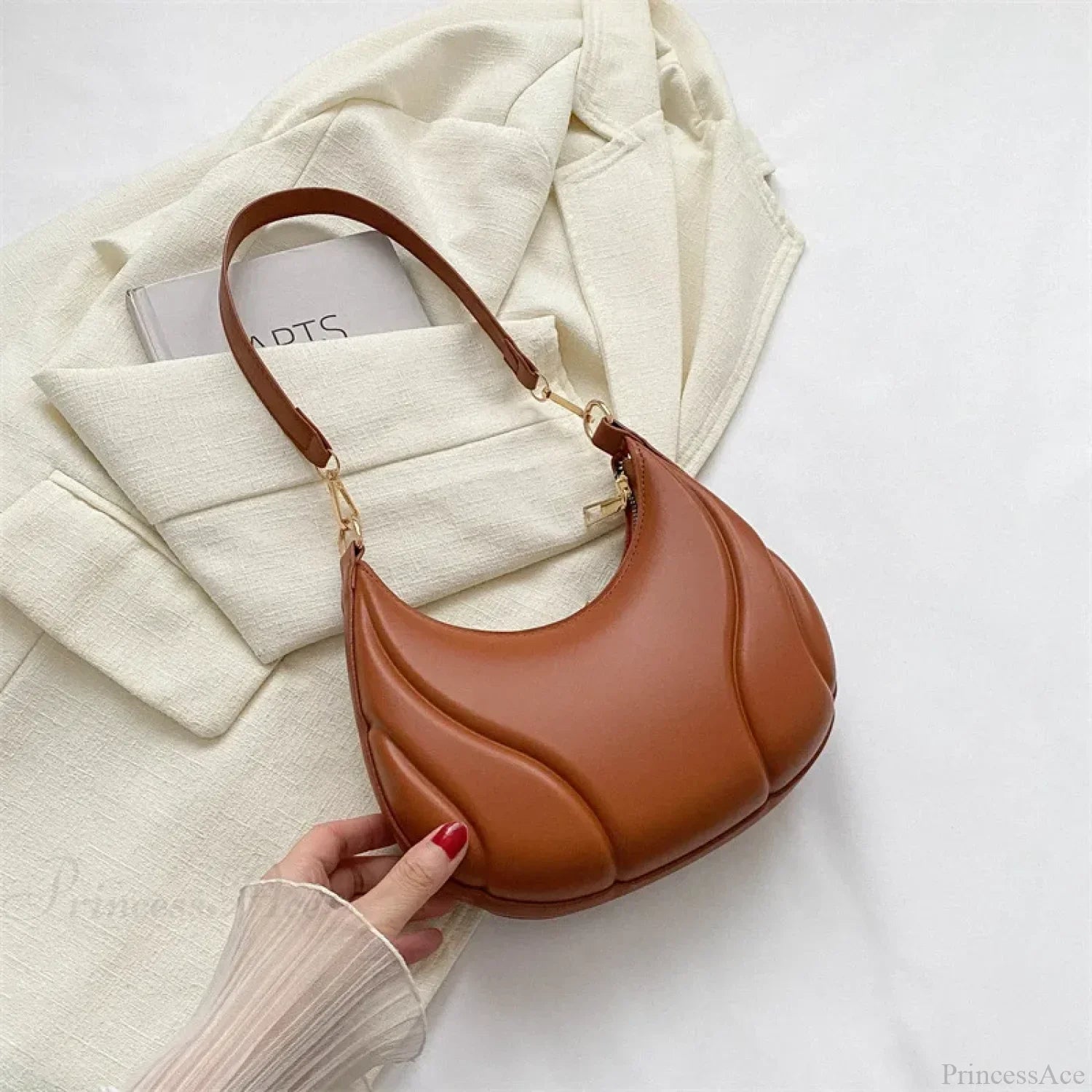 Retro Solid Color Saddle Leather Shoulder Bag Brown shoulder-250126