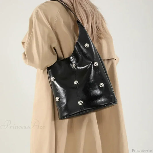Rivet PU Bucket Shoulder Bag 2025 Black shoulder-250126